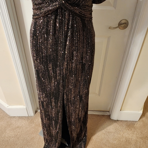 H Halston size 6 maxi evening dress with slit in the front - Picture 2 of 6